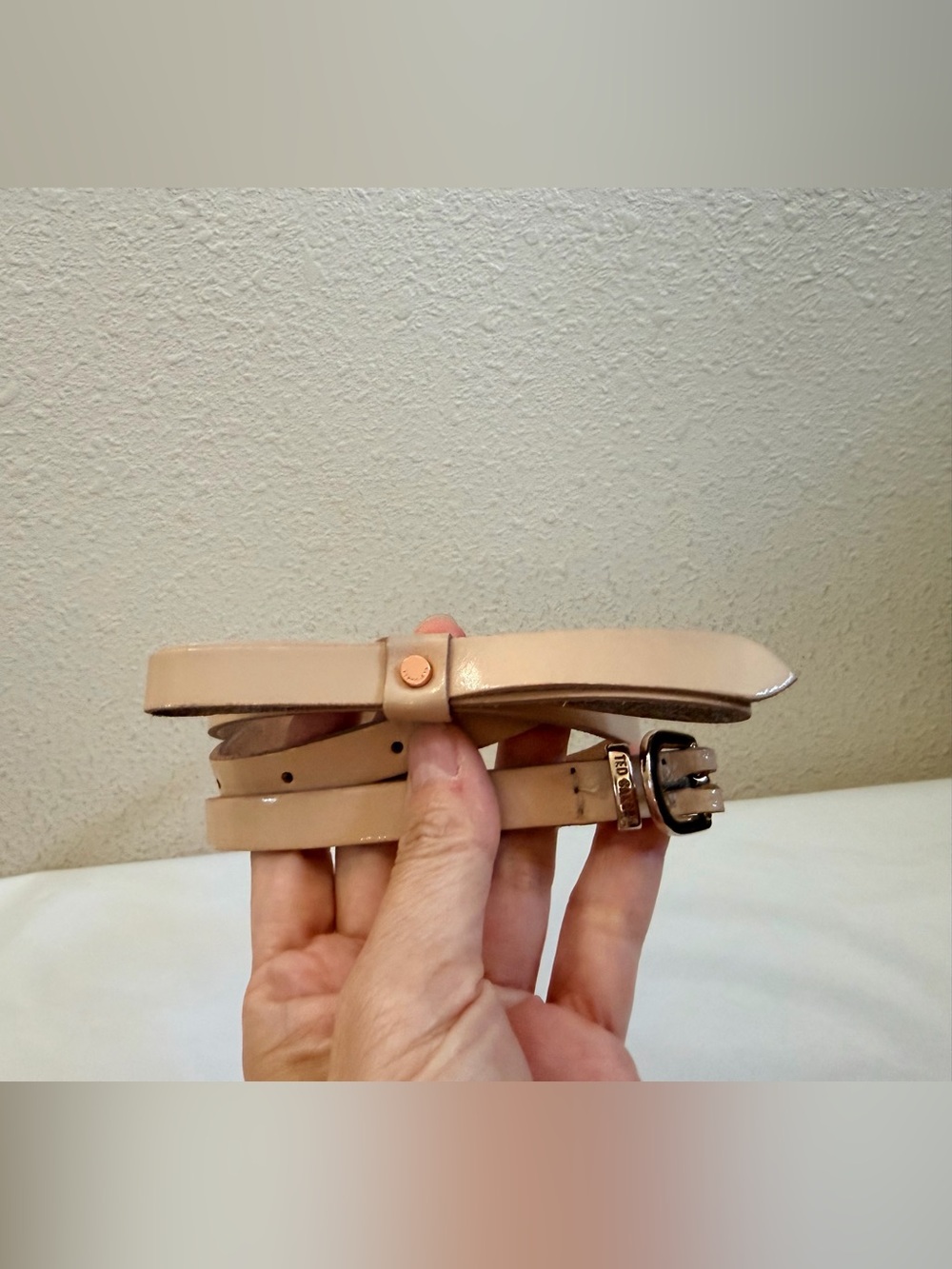 Ted Baker Skinny Belt Beige Bow Accent Buckle Adjustable Solid Women Size 0/1